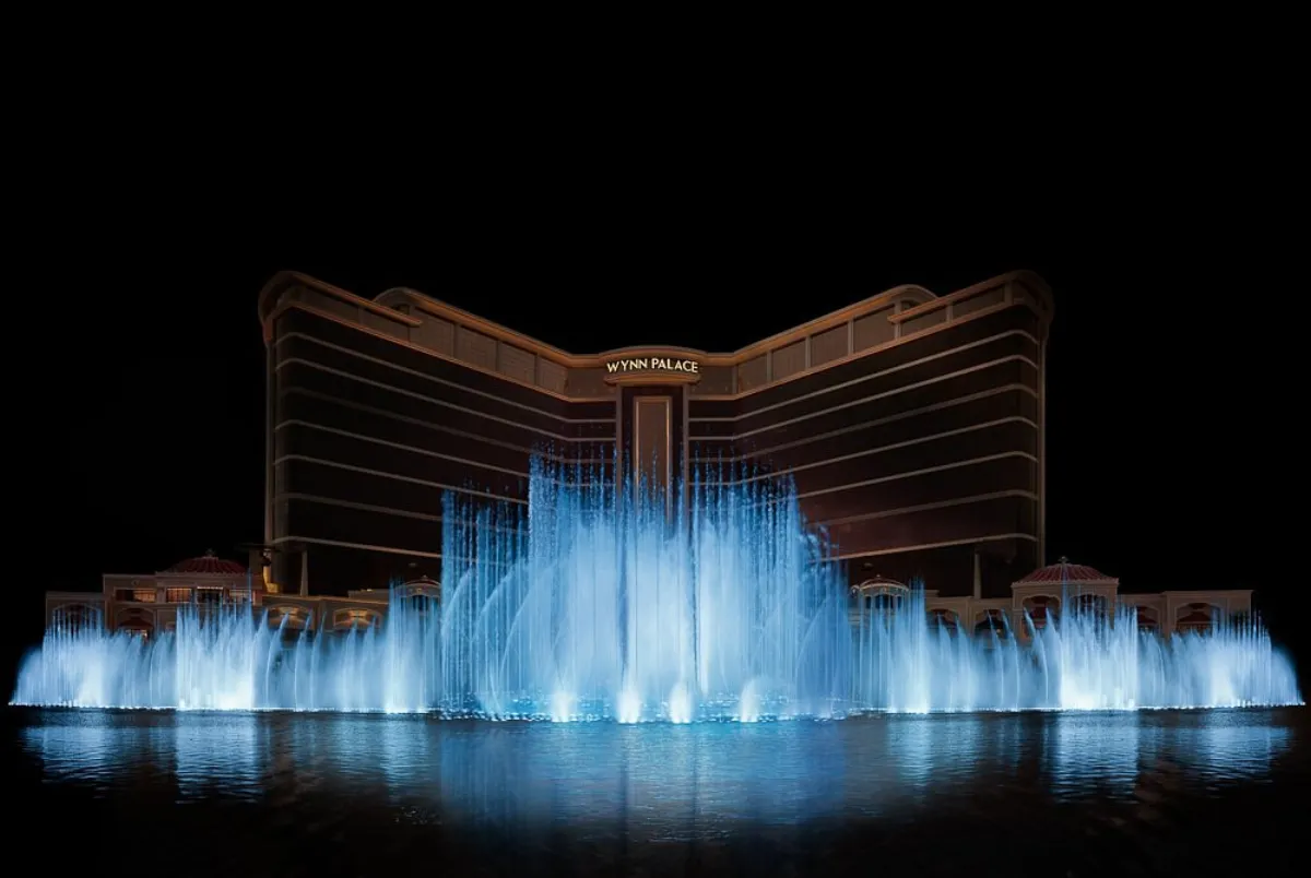 永利皇宫标志性音乐喷泉夜间表演